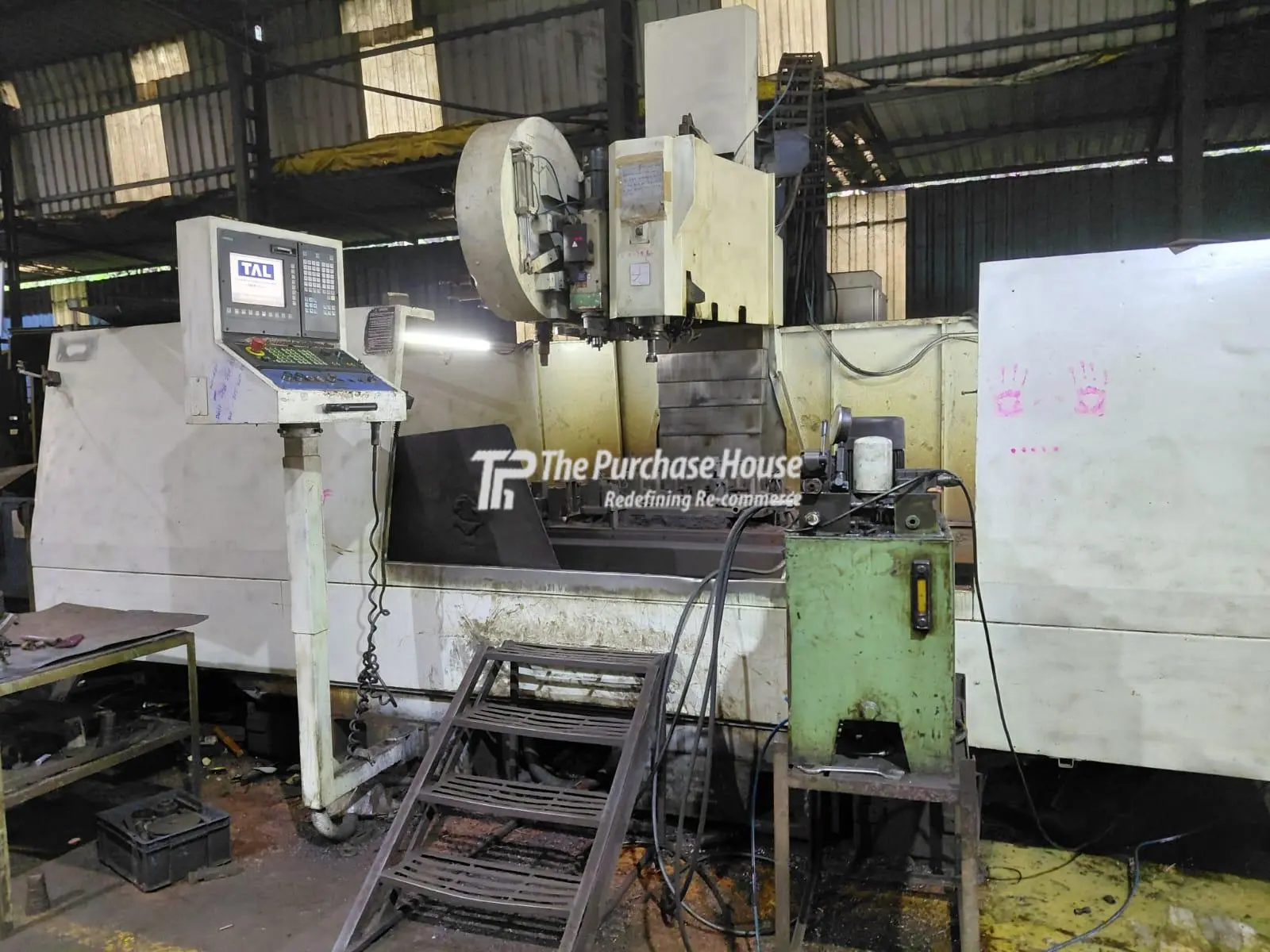 VERTICAL MACHINING CENTER (VMC)