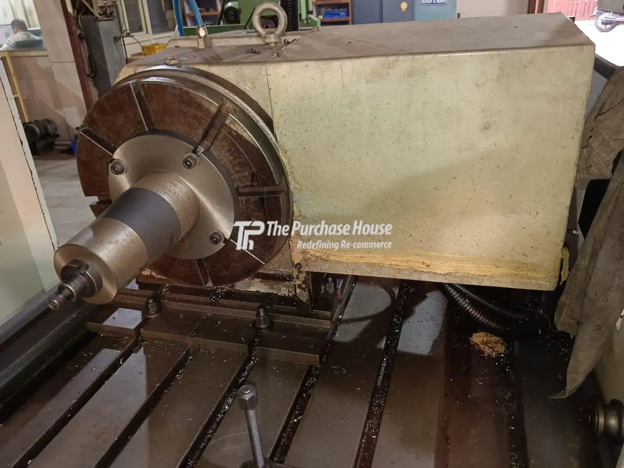 VERTICAL MACHINING CENTER (VMC)