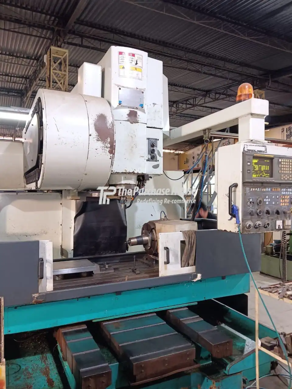 VERTICAL MACHINING CENTER (VMC)