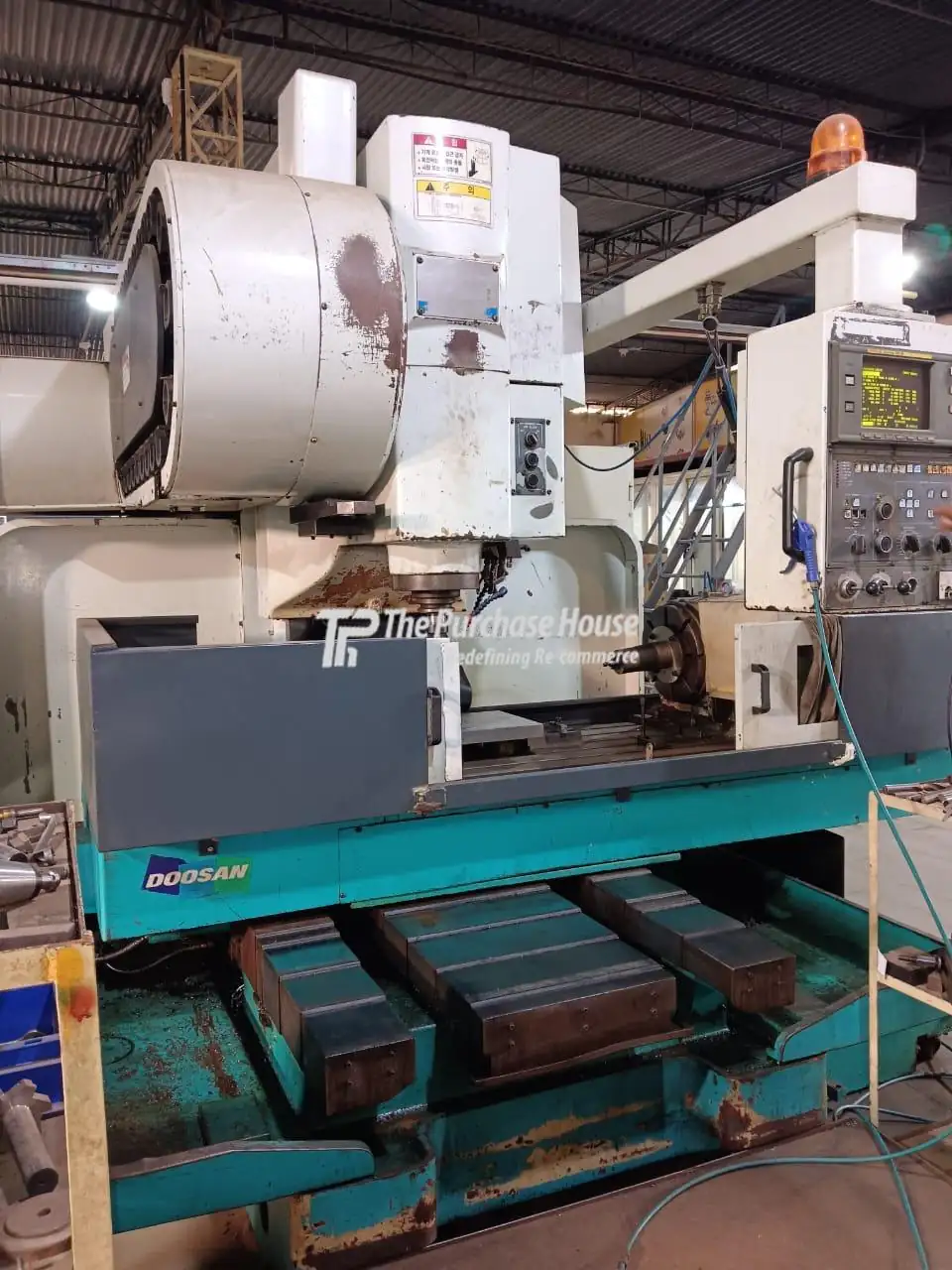 VERTICAL MACHINING CENTER (VMC)