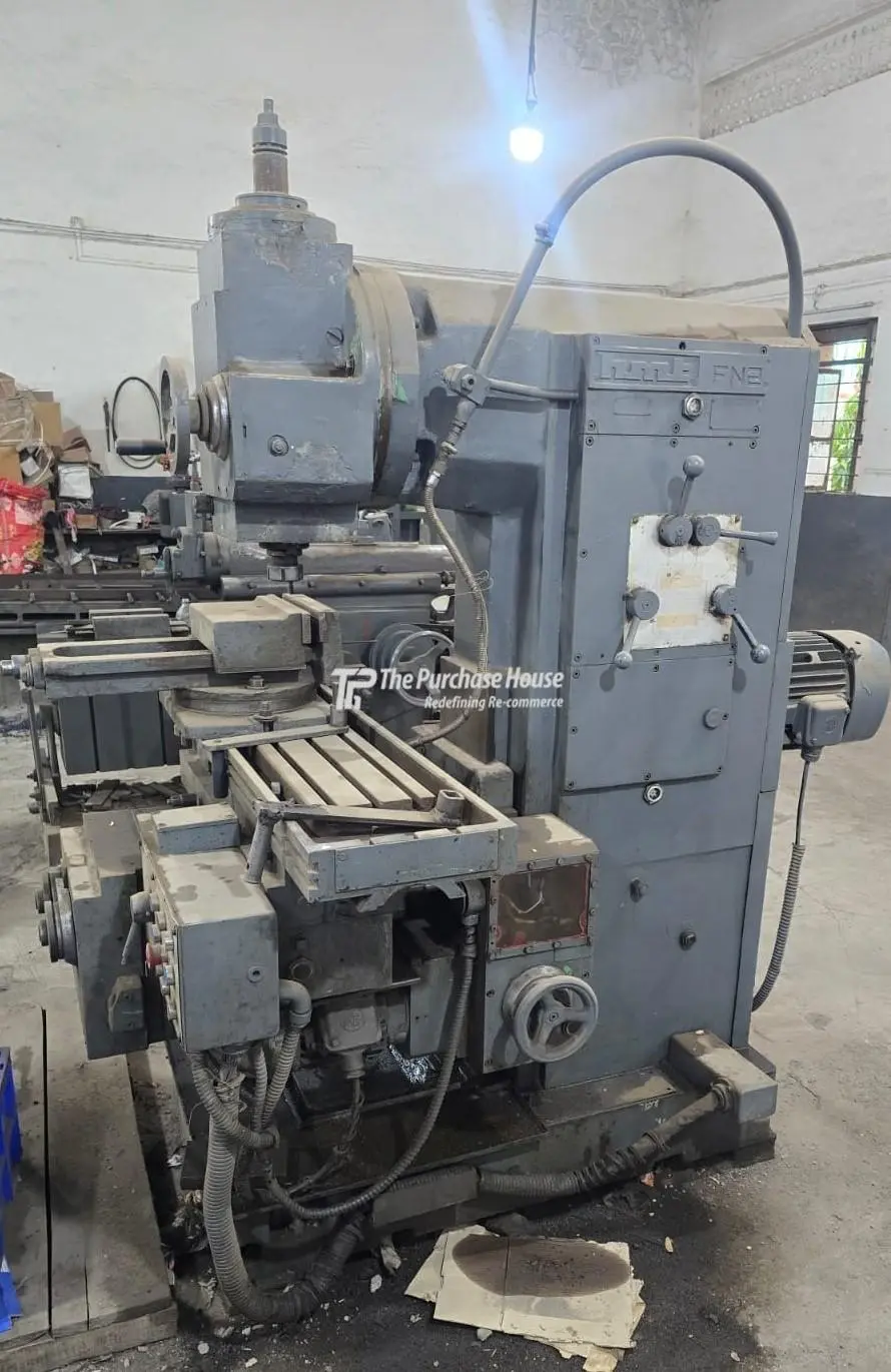 VERTICAL MILLING MACHINE