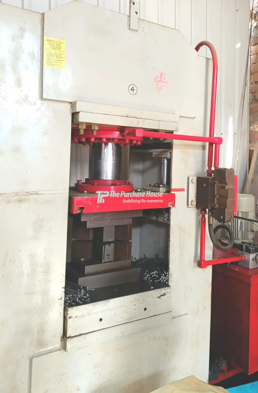 Vessel lifter manufacturing plant for industrial vessel handling