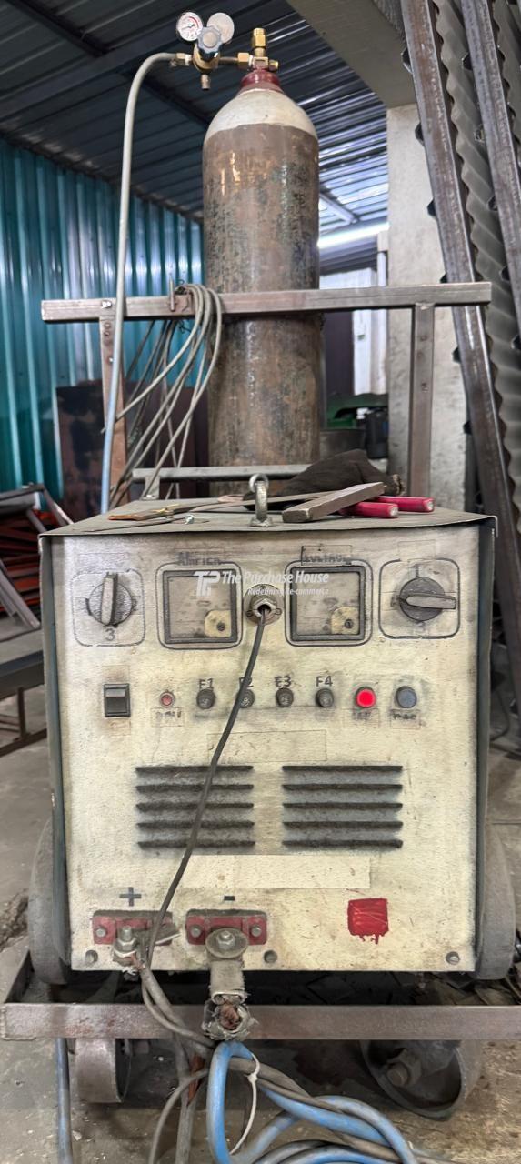 WELDING MACHINE