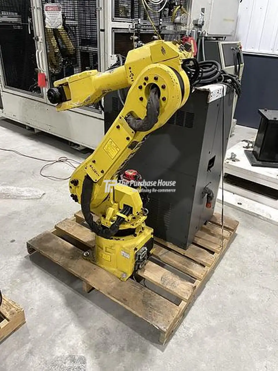 WELDING ROBOT